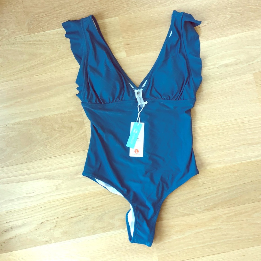 BRAND NEW Cupshe swimsuit